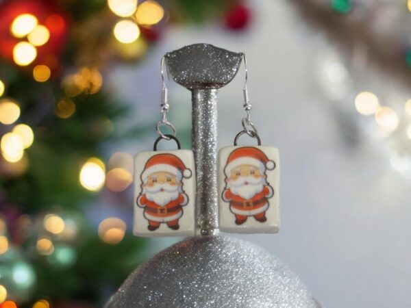 Modern-Santa-Dangle-Earrings-Christmas-bkgrndIMG_9105jpg