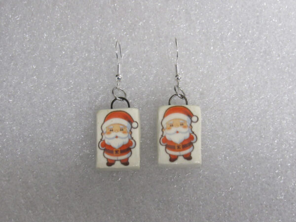 Santa-ear-rings-orginal-background-scaled-1jpg