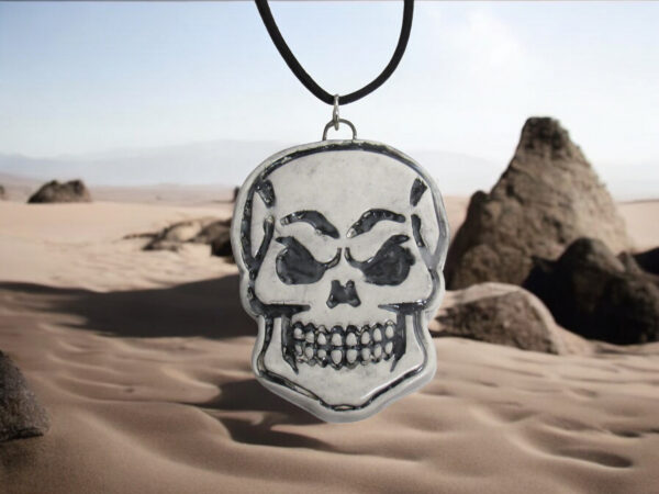 Skull-Statement-Necklace-dessert-IMG_0034-Photoroomjpg