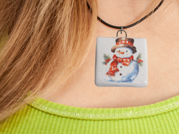 Snowman-carrot-nose-Necklace-mockup-1-copy-scaled-1jpg